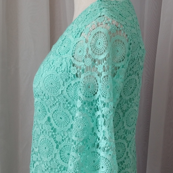 NWOT Crown and Ivy Retro/Mod Looking Lace Overlay. Size 2P - Picture 6 of 11